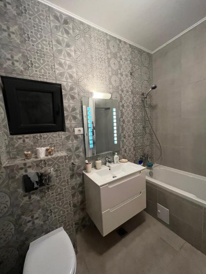 Eqinox Apartments นาโวดาริ ภายนอก รูปภาพ